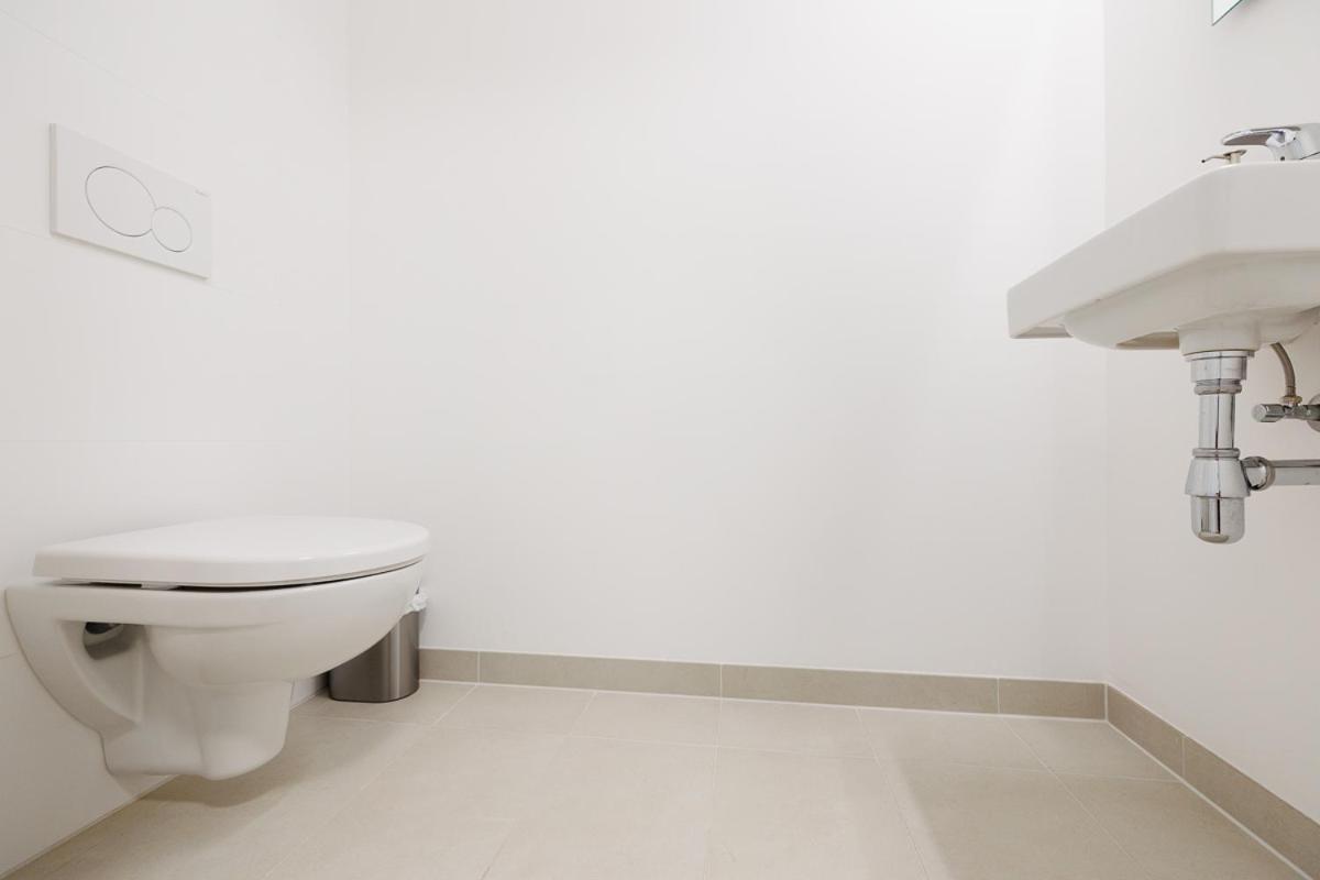 Lovely In Marina Tower - 10min To Center Apartment Wien
